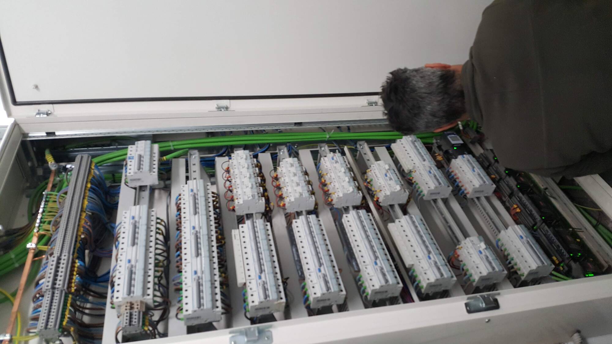 Images Montajes Eléctricos  y Climatización Tecnel