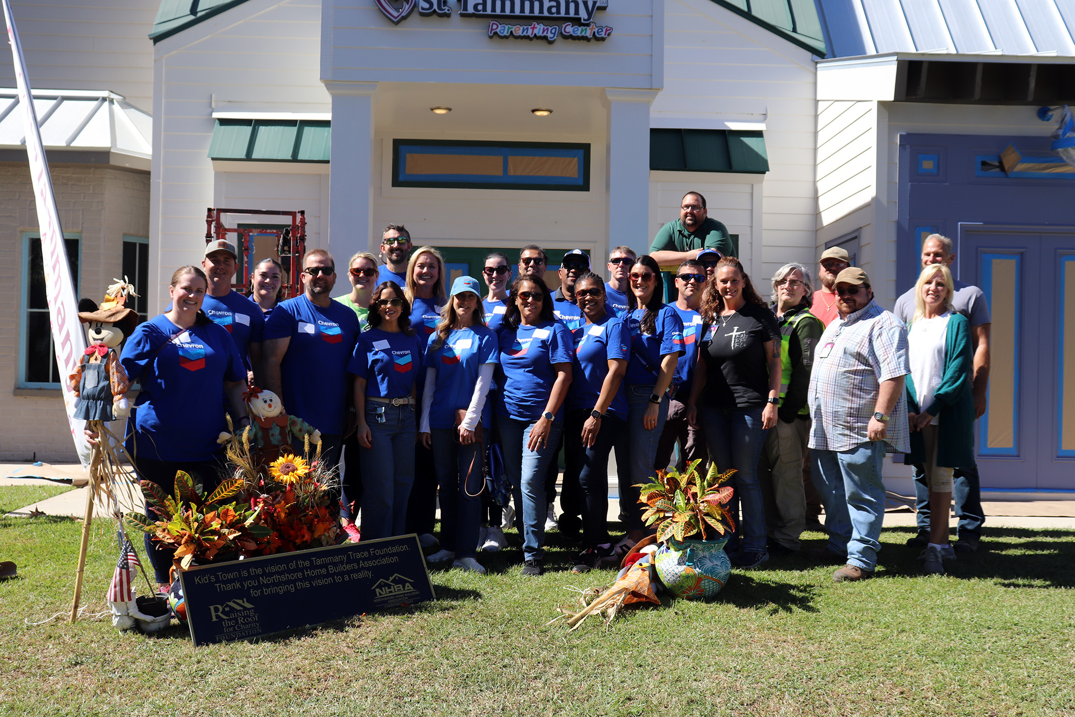 chevron volunteer day at sths parenting center 01.jpg