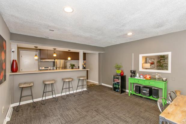 Images The Elliott at College Park Apartment Homes