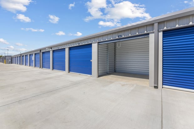 Images Storland - Visalia