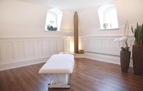 Künzle Tamara, Bahnhofstrasse 2 in Flawil