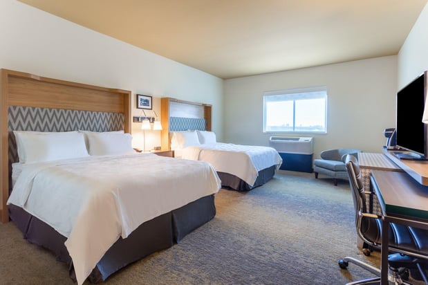 Images Holiday Inn & Suites Cedar Falls-Waterloo Event Ctr by IHG