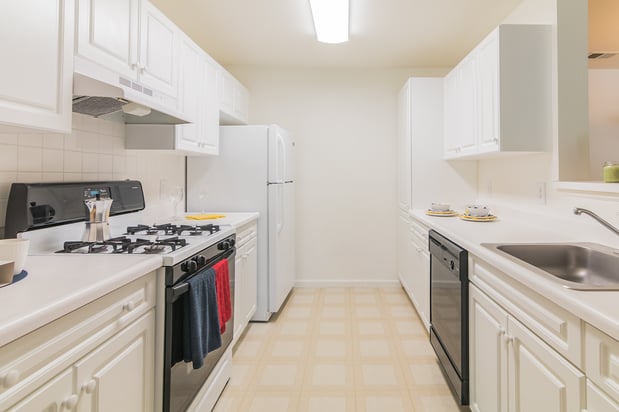 Images Eagle Rock Apartments at Freehold