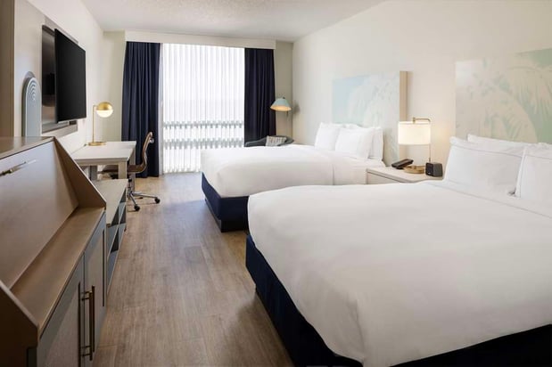 Images Hotel Dello Fort Lauderdale Airport, Tapestry Collection by Hilton