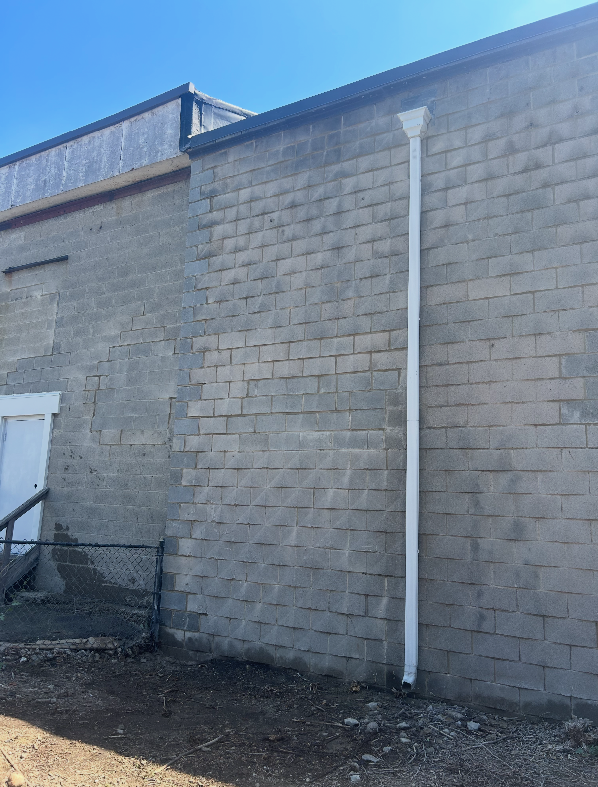 Specializes in brick pointing, chimney repair, and masonry services.