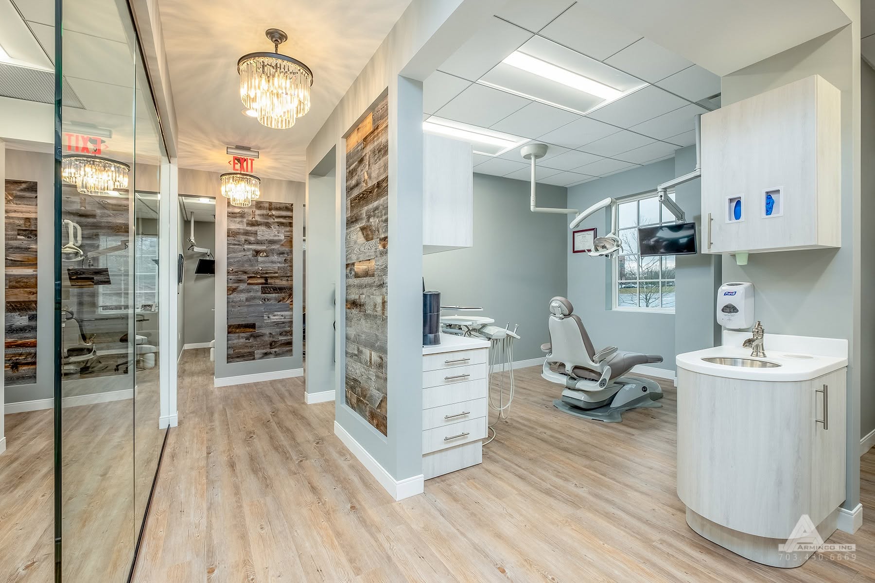 State-of-the-art dental treatment room at Pure Dental with comfortable patient chair and modern dent 