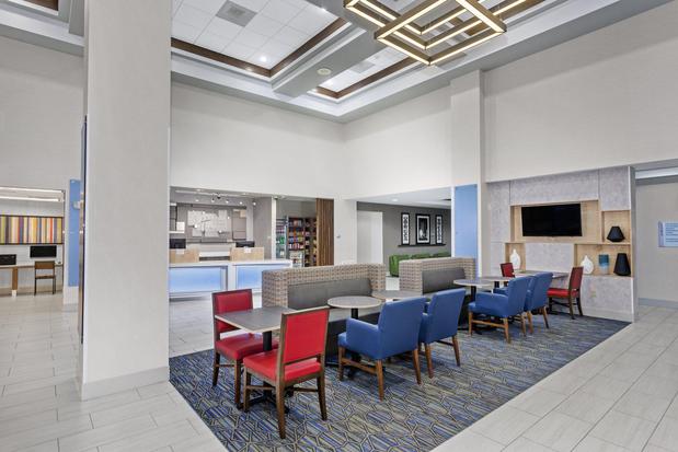 Images Holiday Inn Express & Suites South Portland by IHG