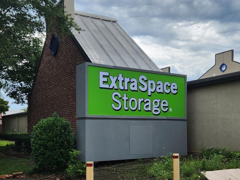 Images Extra Space Storage