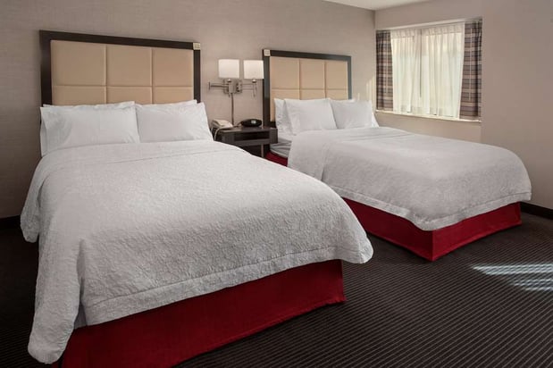 Images Hampton Inn & Suites Milwaukee Downtown