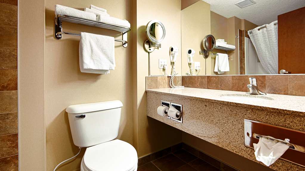 Guest Bathroom Best Western Diamond Inn Three Hills (403)443-7889