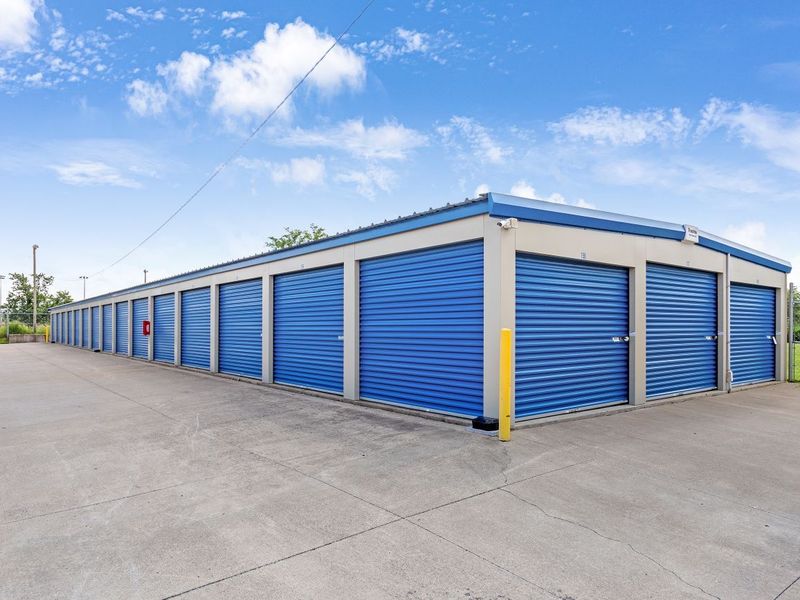 Exterior Units - Storage Express at 2200 Sherman Dr, Princeton, IN 47670