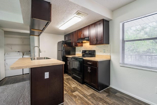 Images Melrose on the Bay Apartment Homes