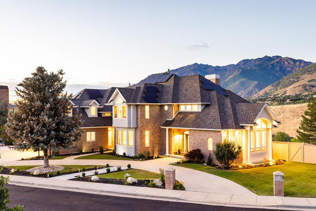 Images Laurel Simmons, REALTOR-Associate Broker | Summit Sotheby's International Realty