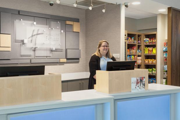 Images Holiday Inn Express & Suites South Portland by IHG