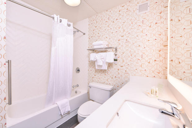 Images Holiday Inn Auburn-Finger Lakes Region by IHG