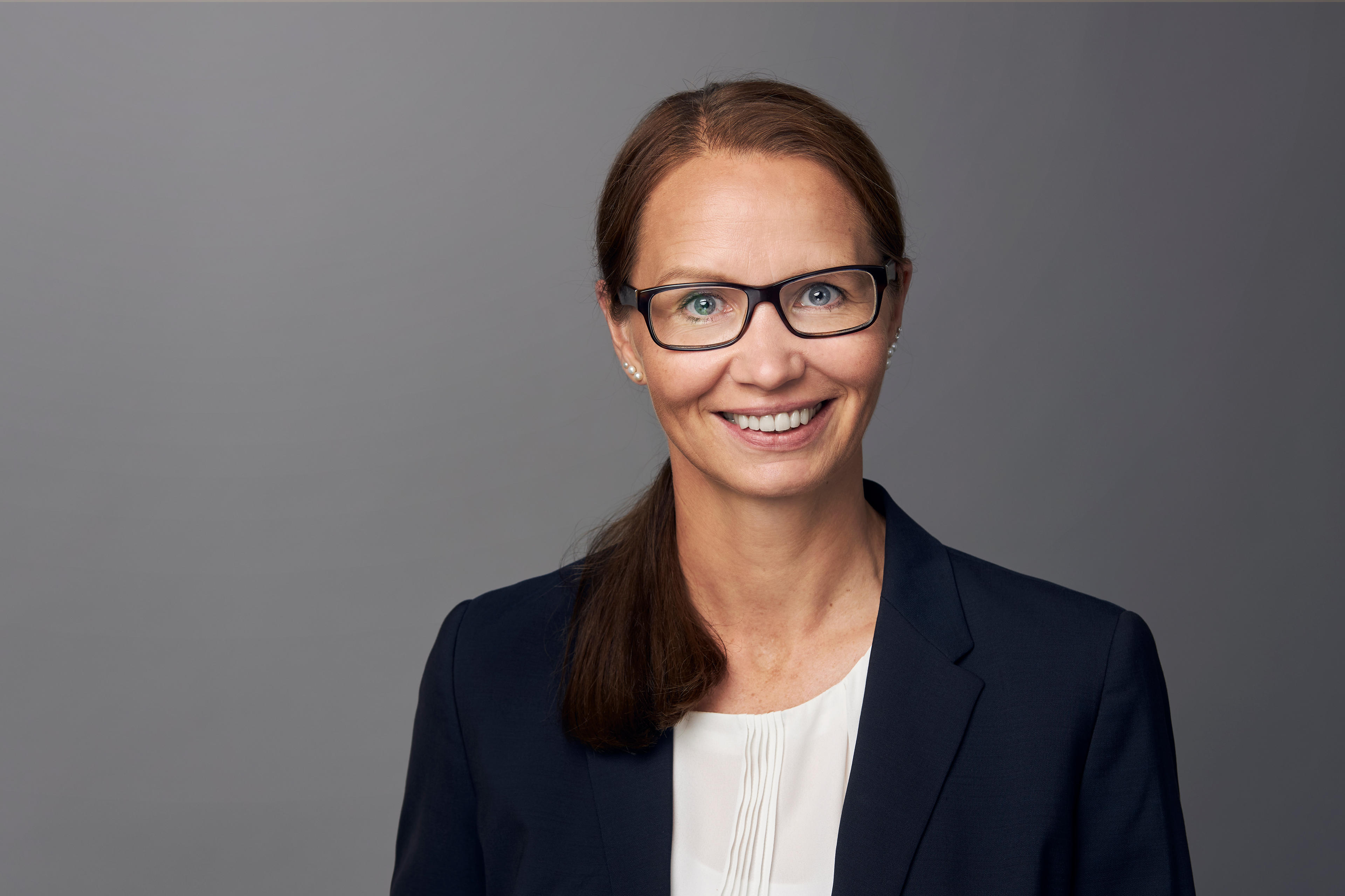 Manuela Fortkord führt die Bezirksdirektion Döbler&Voß der Signal Iduna in Gütersloh in zweiter Generation. Sie setzt auf ein motiviertes dynamisches Team mit professionellen Abläufen zu Gunsten eines guten Kundenservice.