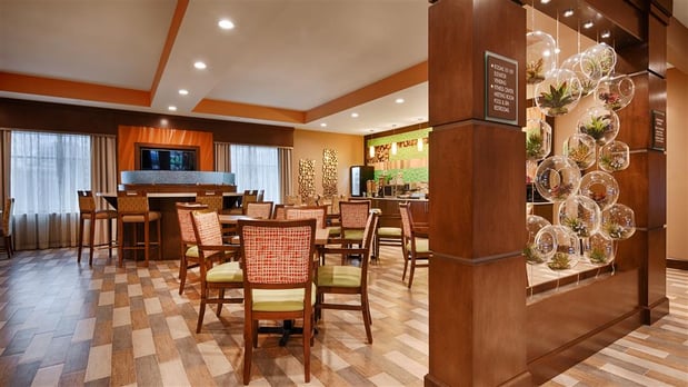 Images Best Western Plus Flatonia Inn