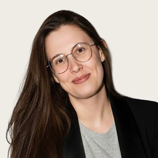 Lala Pereira headshot.