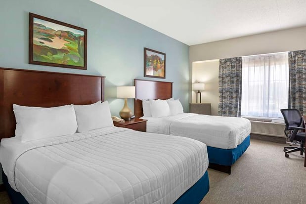 Images Best Western Plus Crossroads Inn & Suites