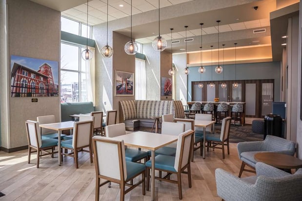 Images Hampton Inn & Suites Erie Bayfront