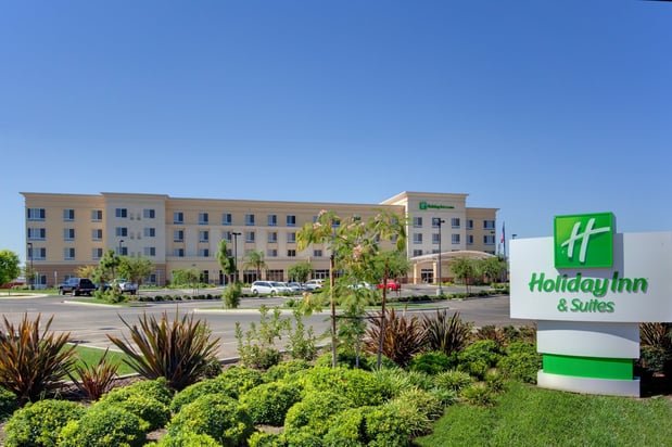 Images Holiday Inn & Suites Bakersfield by IHG