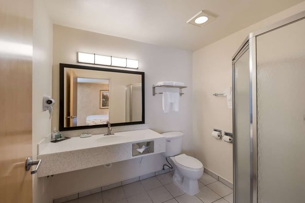 Images SureStay Plus by Best Western SeaTac Airport