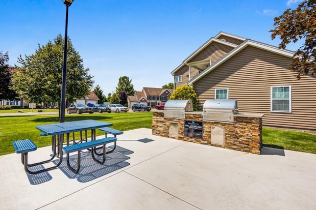 Images Saratoga Crossing Apartments & Townhomes