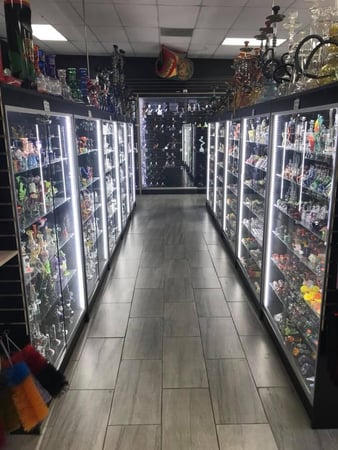 Images United Smoke & Vape Shop