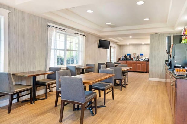 Images Best Western Cedar Inn & Suites