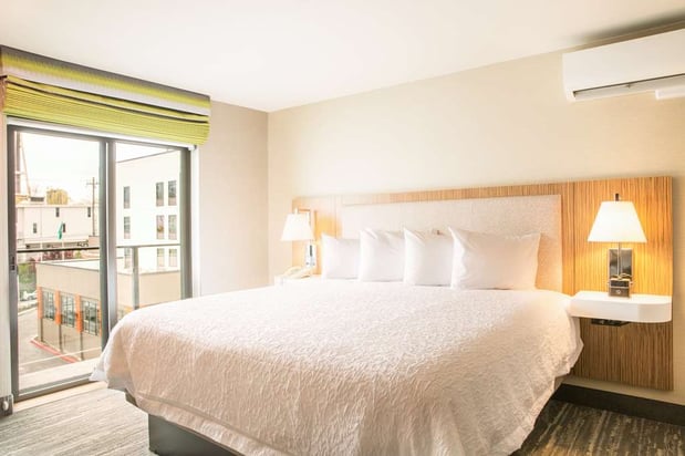 Images Hampton Inn & Suites Seattle-Downtown