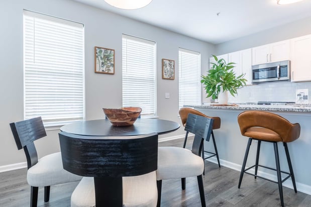 Images Pennbrook Station