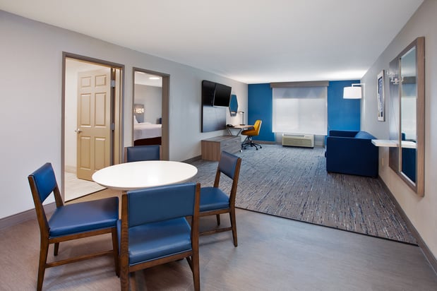 Images Holiday Inn Express & Suites Milwaukee NW – Park Place by IHG