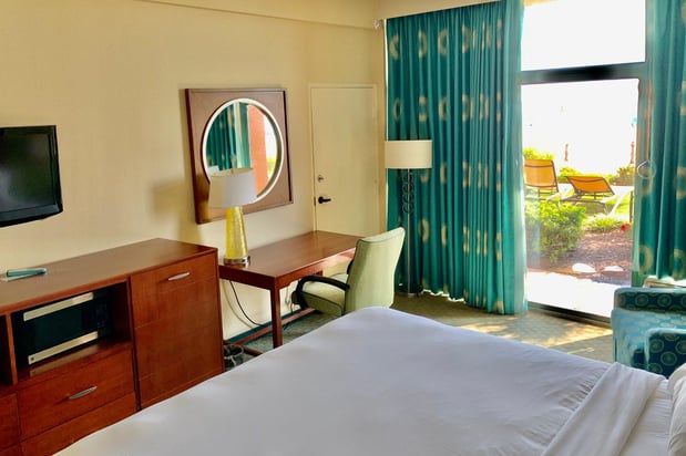 Images Holiday Inn & Suites Virginia Beach - North Beach by IHG