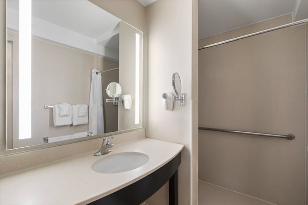 Images Holiday Inn Nashville-Vanderbilt (Dwtn) by IHG