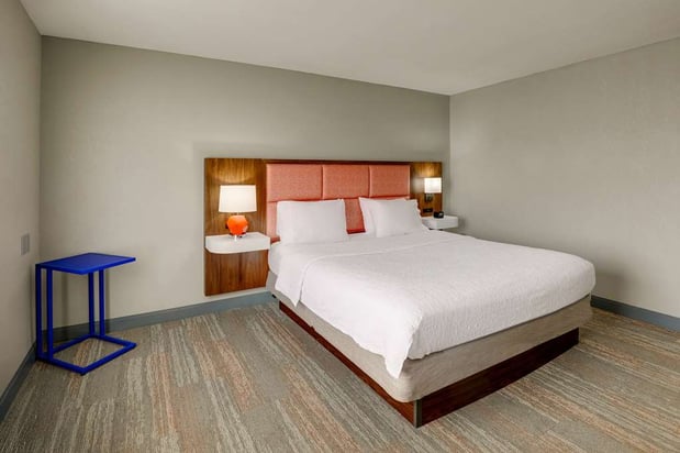 Images Hampton Inn & Suites St. Louis-Edwardsville
