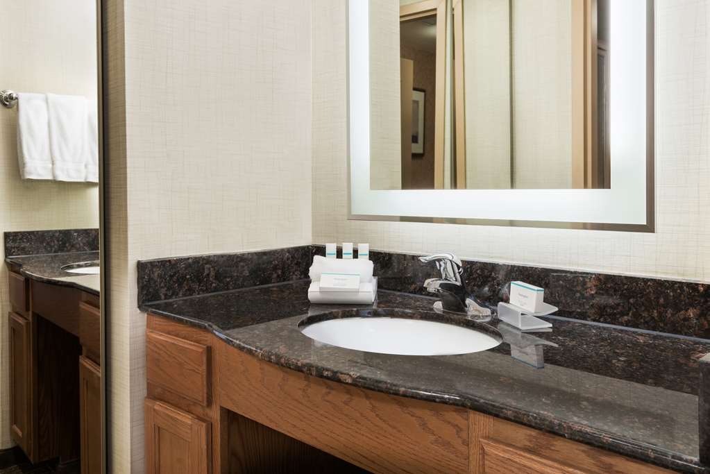 Guest room bath Homewood Suites by Hilton Buffalo-Amherst Buffalo (716)833-2277