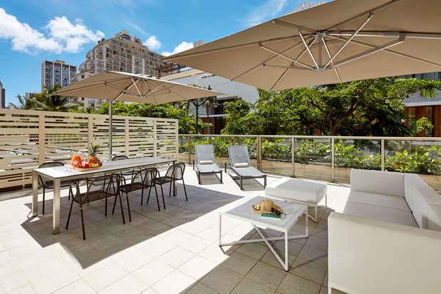 Images Hilton Garden Inn Waikiki Beach