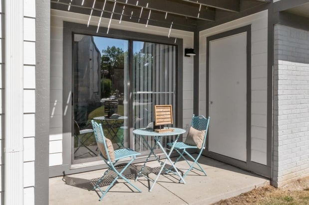 Images Lakeside Crossing at Eagle Creek Apartments and Townhomes