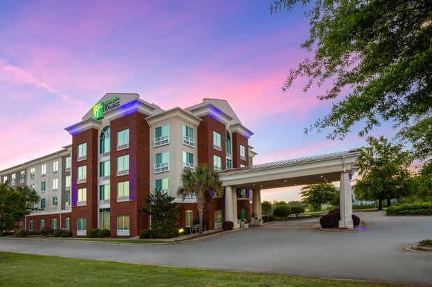 Images Holiday Inn Express & Suites Newberry by IHG