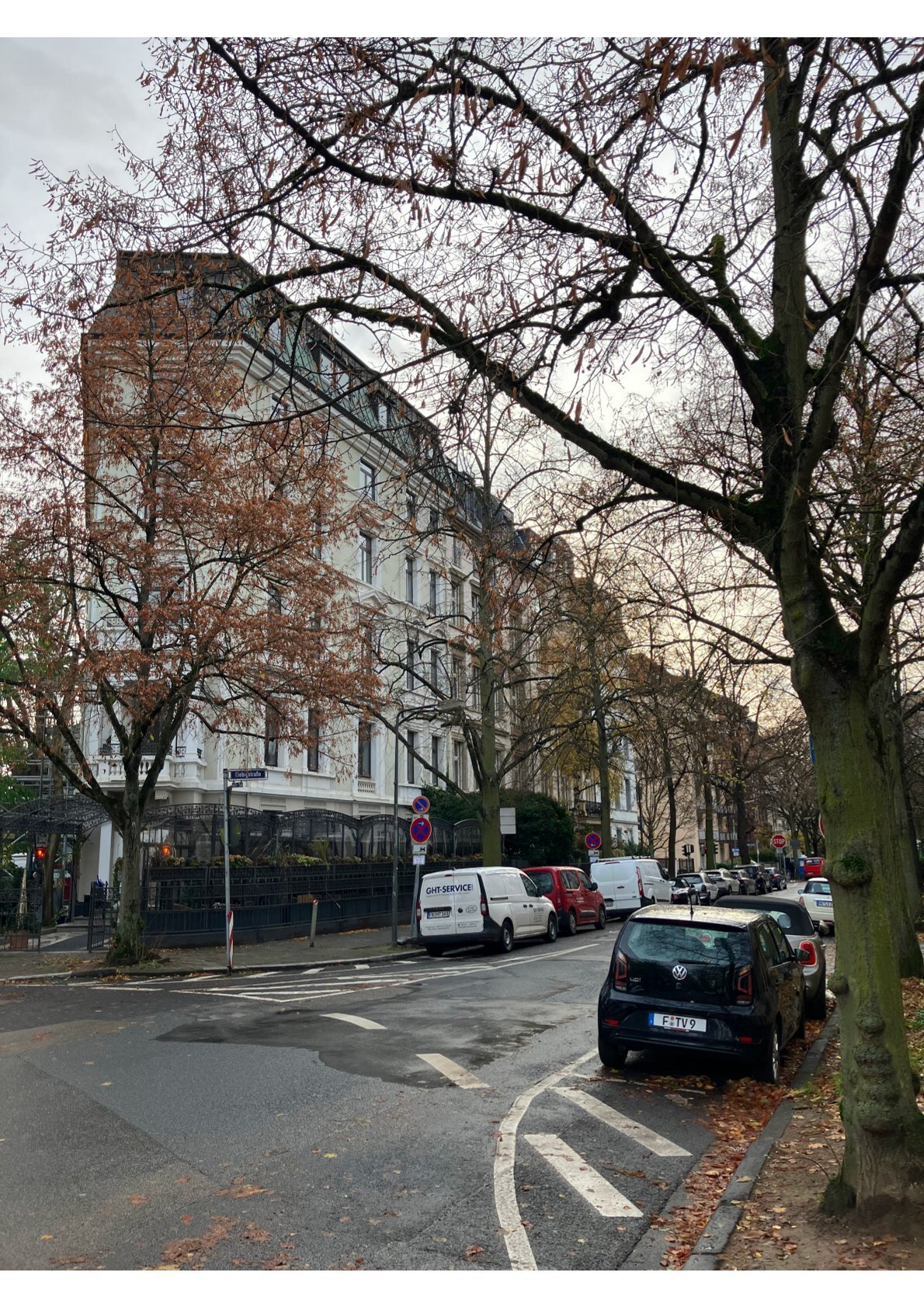 Bilder Dr. Nichlos - Plastische Chirurgie Frankfurt
