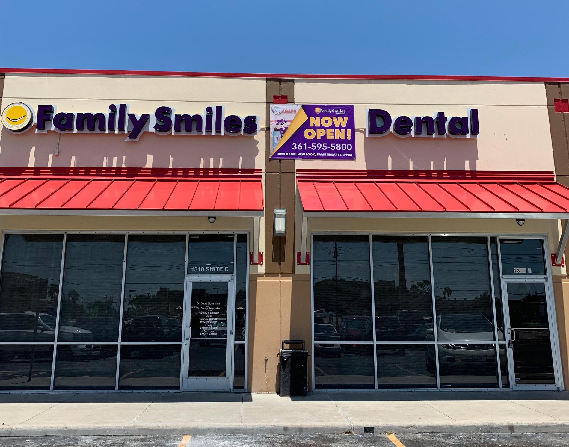 Images Family Smiles of Kingsville
