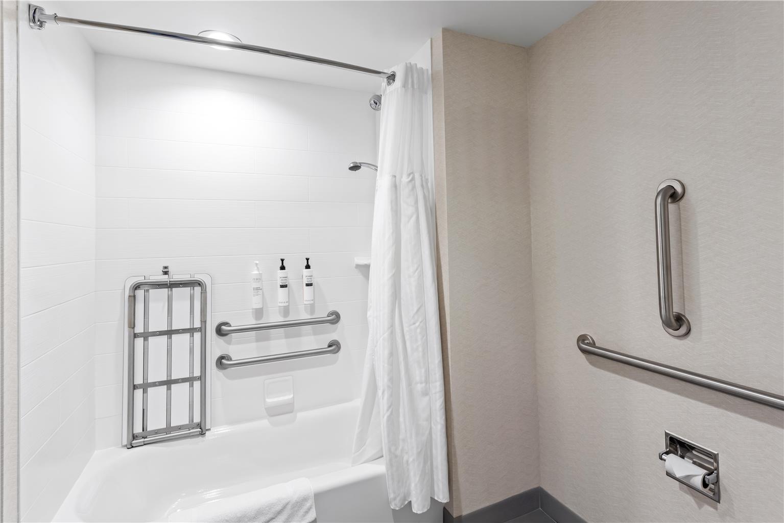Guest room bath