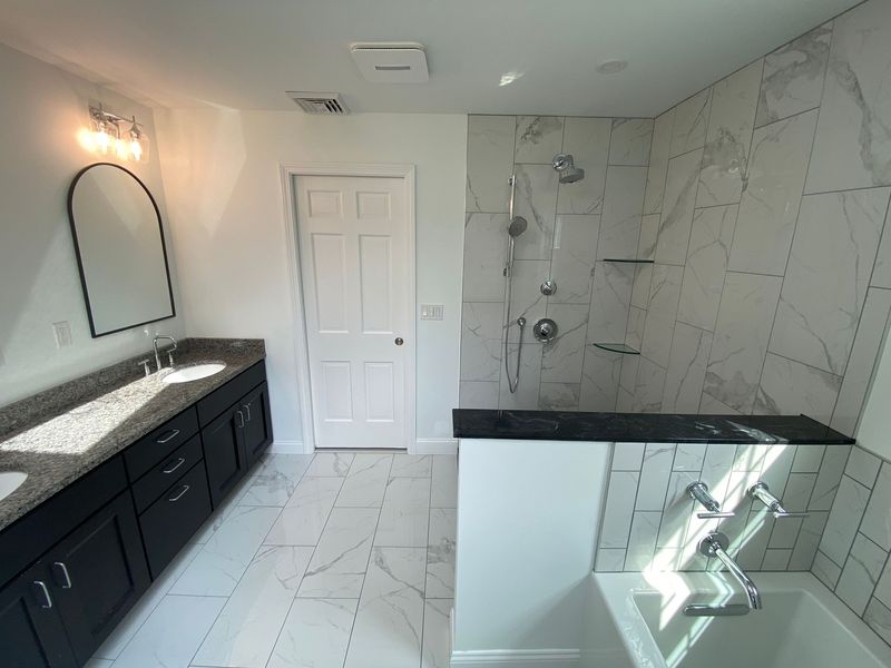 Images Hebert Customs LLC