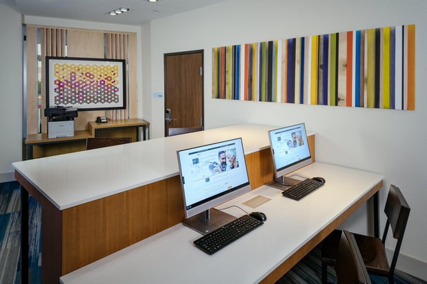 Images Holiday Inn Express & Suites Medford by IHG