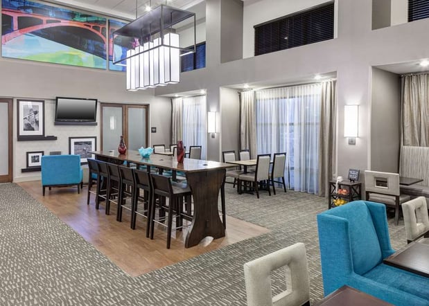 Images Hampton Inn & Suites Cedar Rapids - North