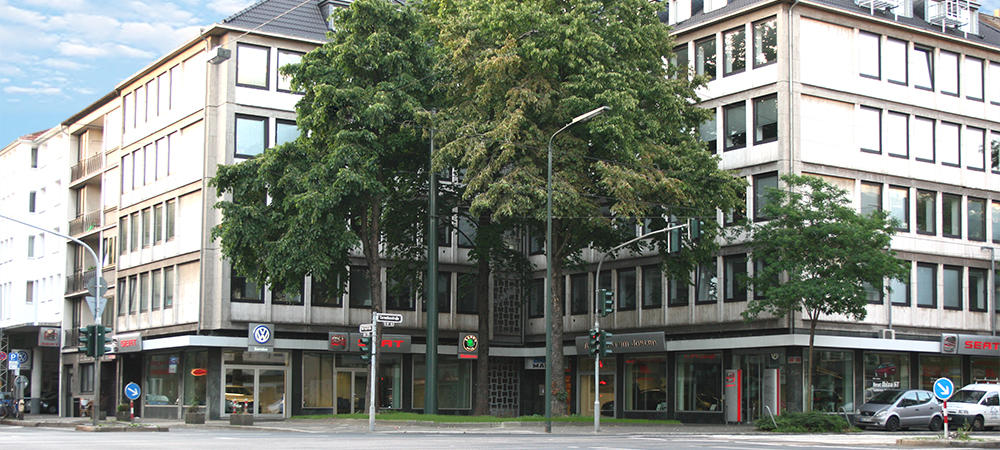 Autozentrum Josten e.K., Herzogstr. 75 -77 in Düsseldorf