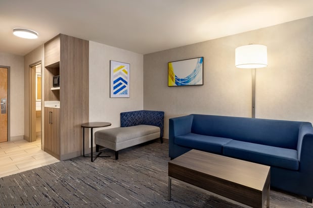 Images Holiday Inn Express Syracuse Airport by IHG