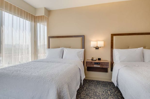 Images Hampton Inn and Suites Los Angeles - Glendale