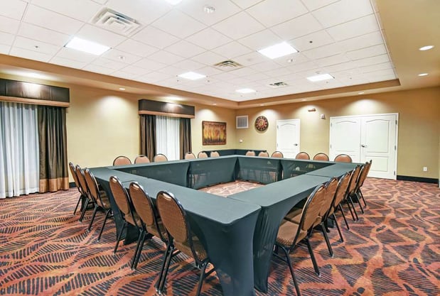 Images Hampton Inn & Suites Milwaukee/Franklin