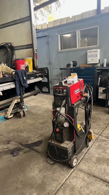 Engine and Transmission Repair-J&G Truck Repair Inc